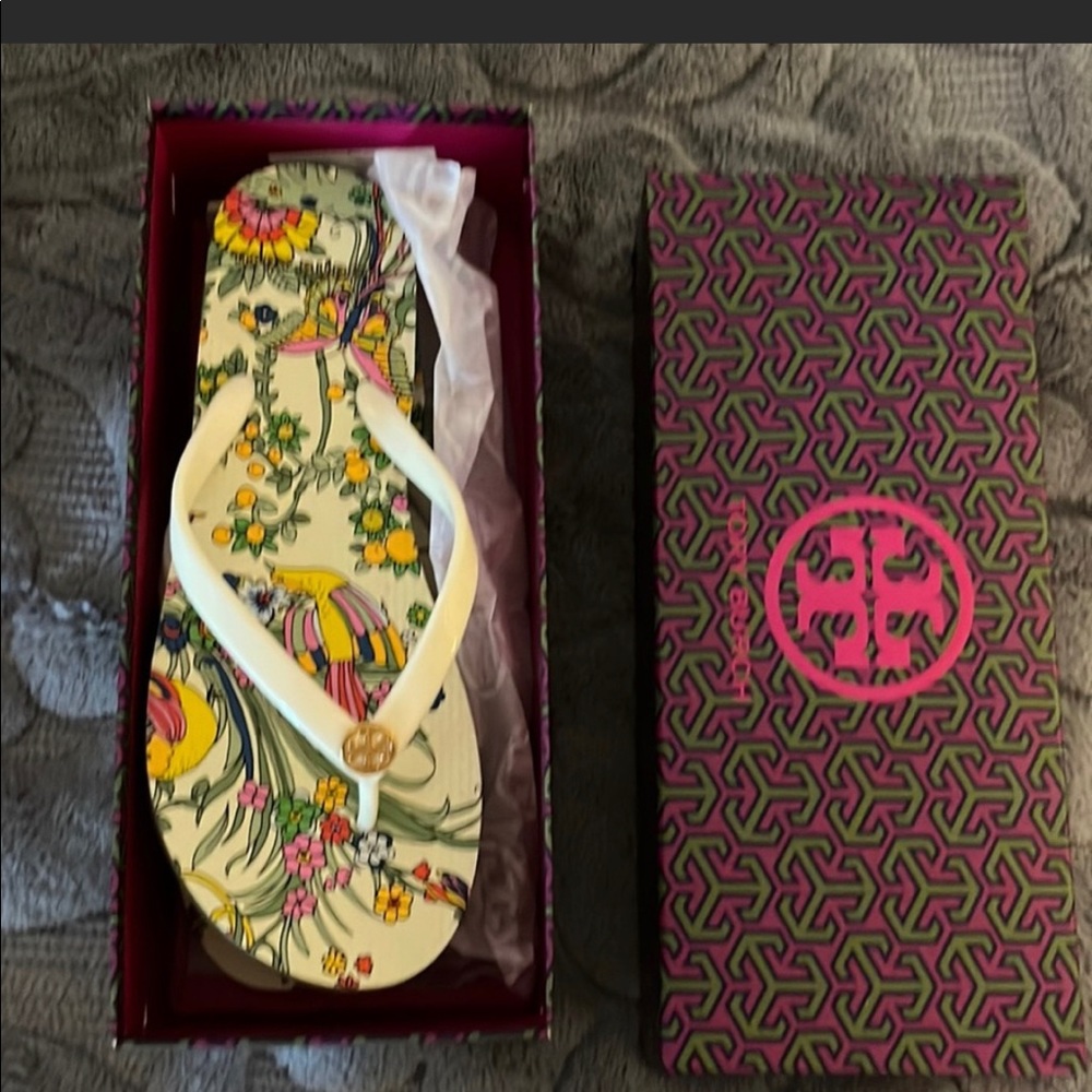 Size 6 Tory Burch flip flops brand new
